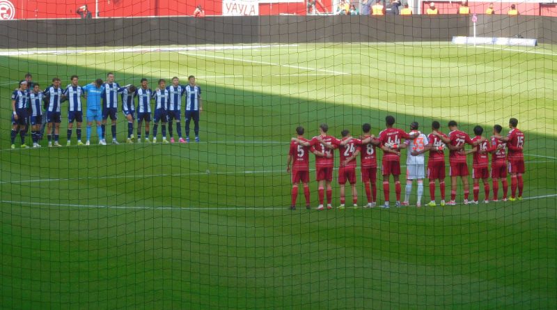 F95 vs Hertha: Trauerapplaus für Schorsch (Foto: FP)