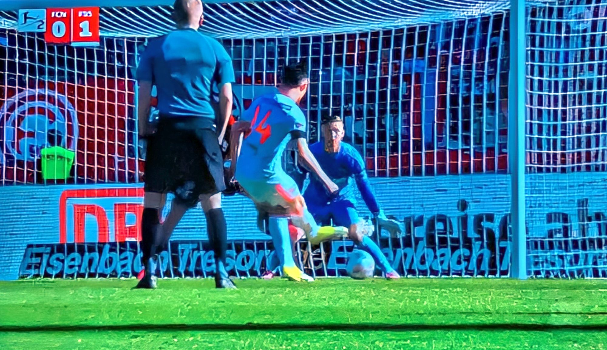 Nürnberg vs F95: Auch Soto vergibt (Screenshot ARD)