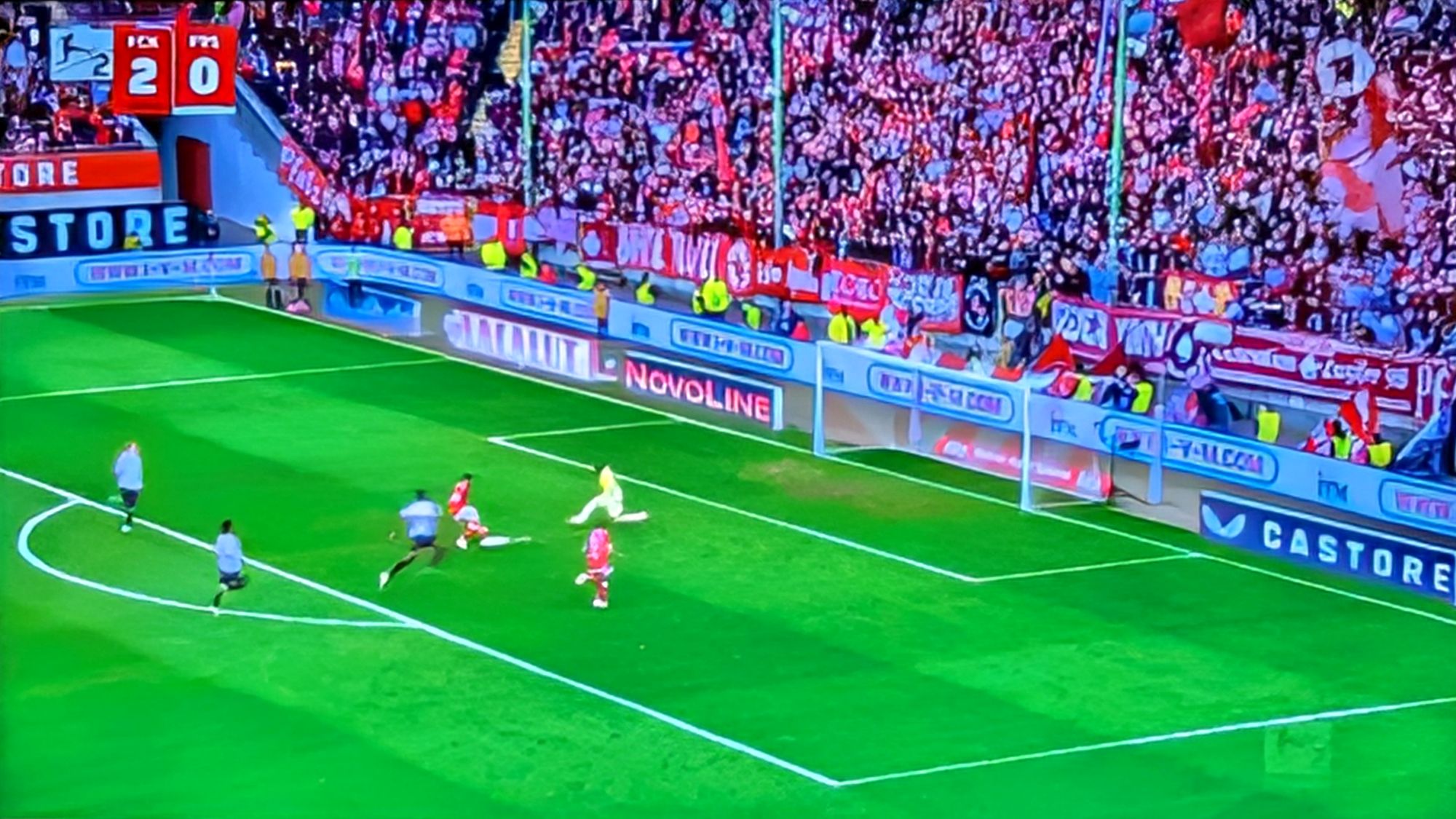 K'lautern vs F95: Der Maskenmann und sein Monstersave (Screenshot ARD)