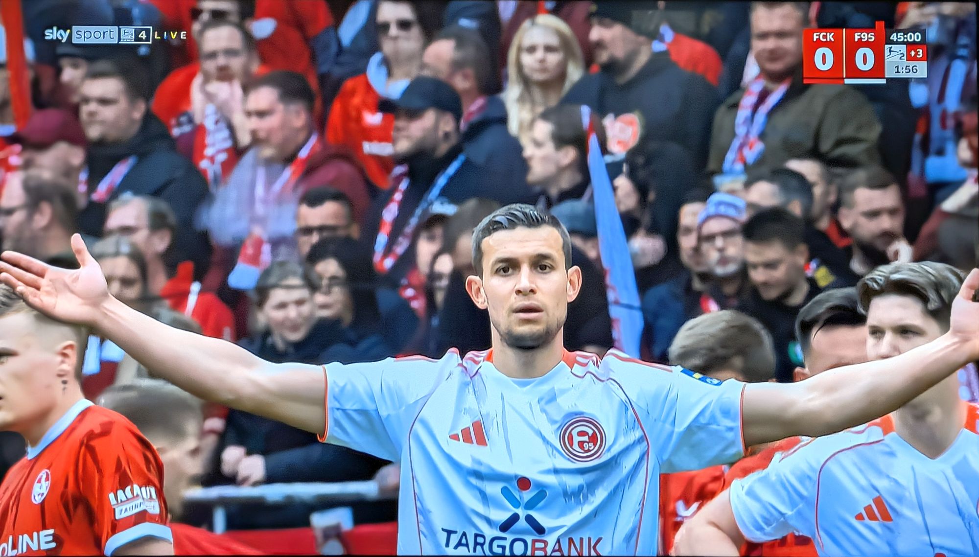 K'lautern vs F95: Vizekäpt'n Oberdorf ratlos? (Screenshot Sky)