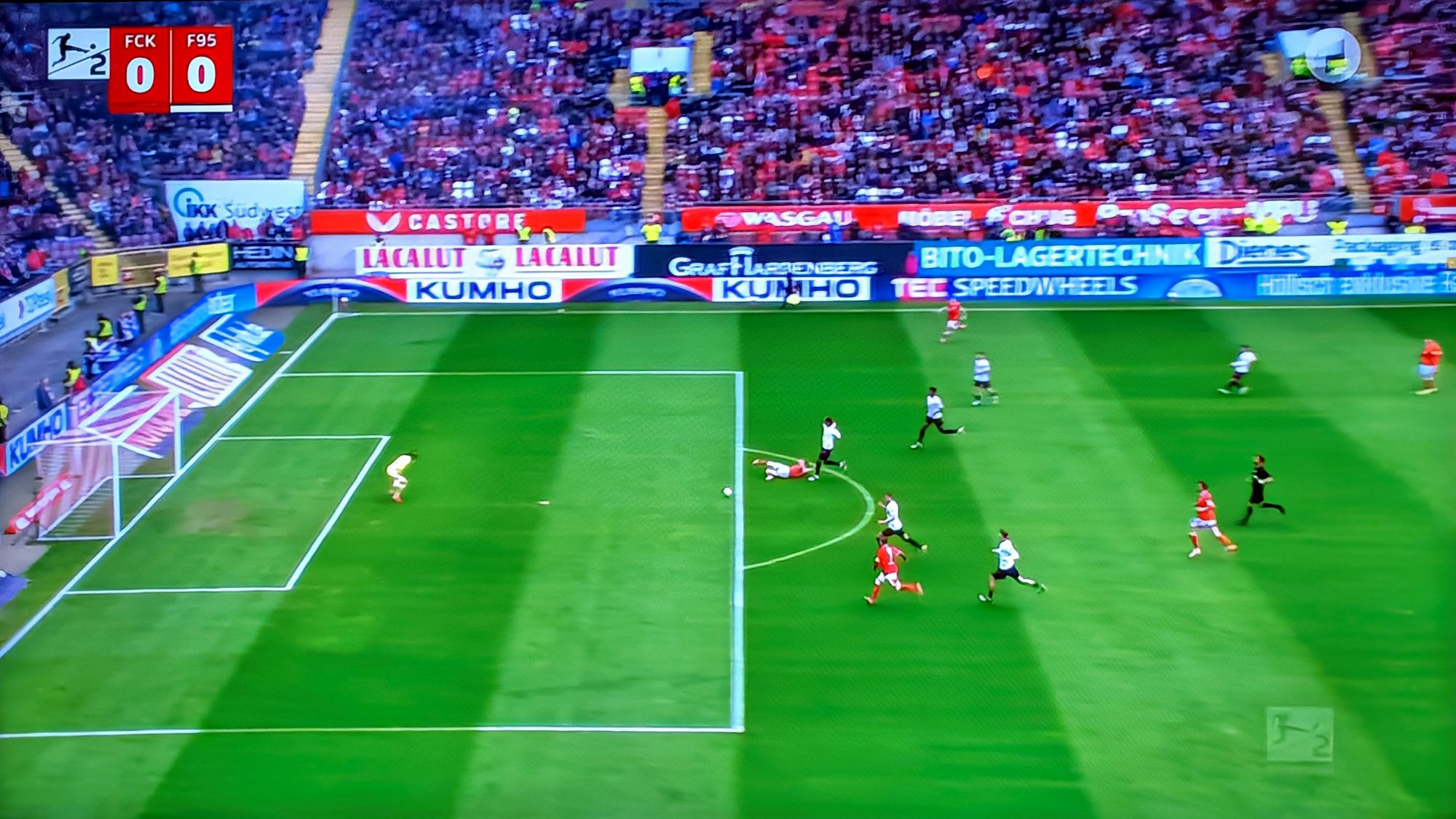 K'lautern vs F95: Das angebliche Foul als letzter Mann (Screenshot ARD)