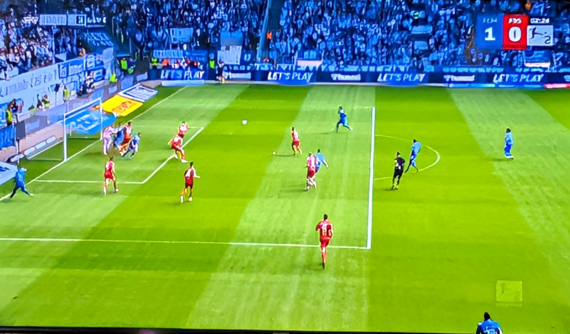 Magdeburg vs F95: Die Jungs betteln ums 0:1 (Screenshot: Sky)