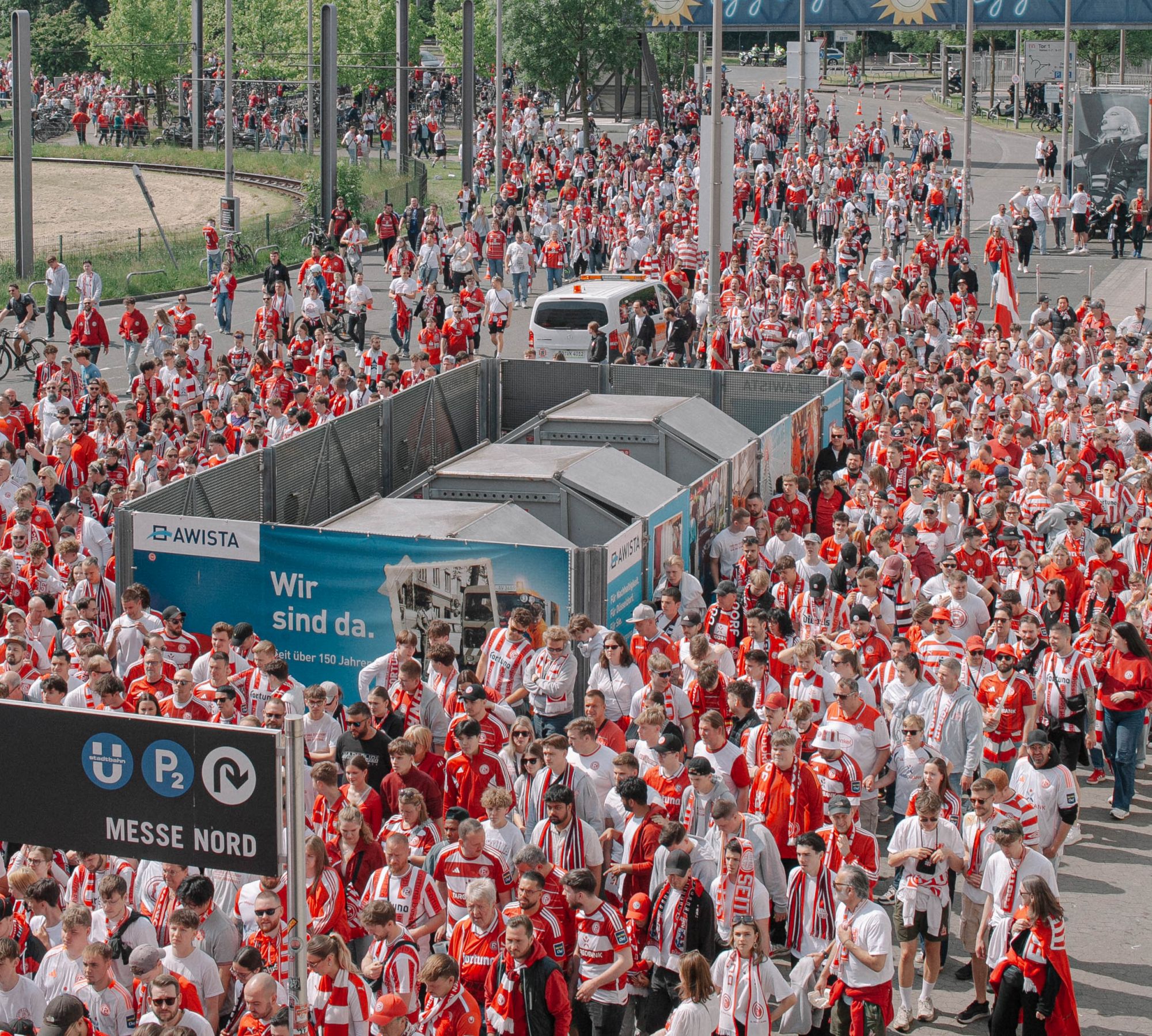 F95 vs Elversberg: Der mächtige Fanmarsch (Foto: S. Drljaca)