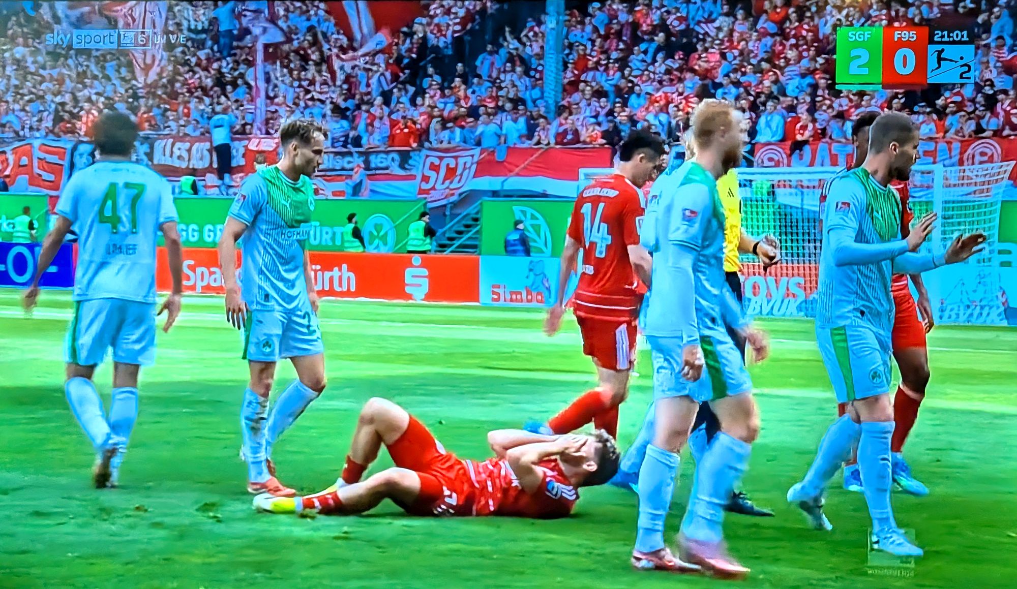 Fürth vs F95: Fortuna am Boden, ein Symbolbild (Screenshot Sky)