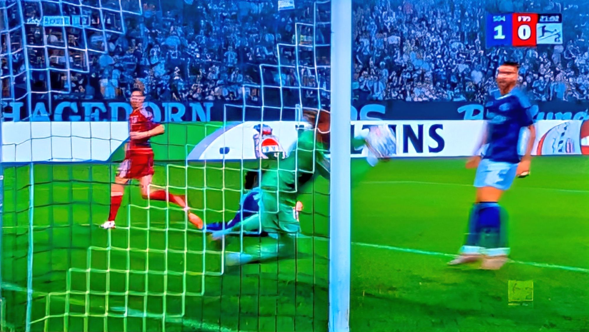 Schalke vs F95: Kopfballchance für Itten (Screenshot Sky)