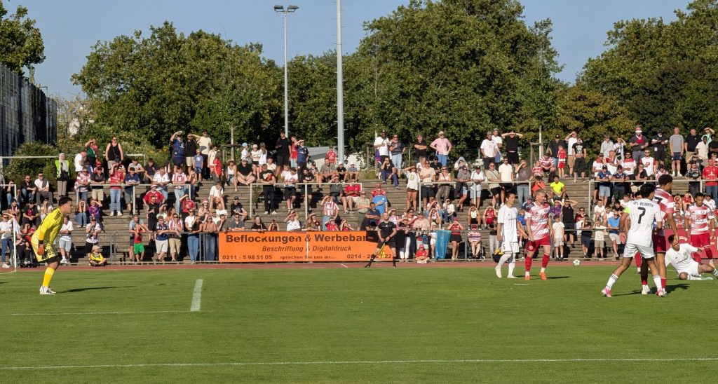 Benrath vs F95: Strafraumszene (Foto: FP)