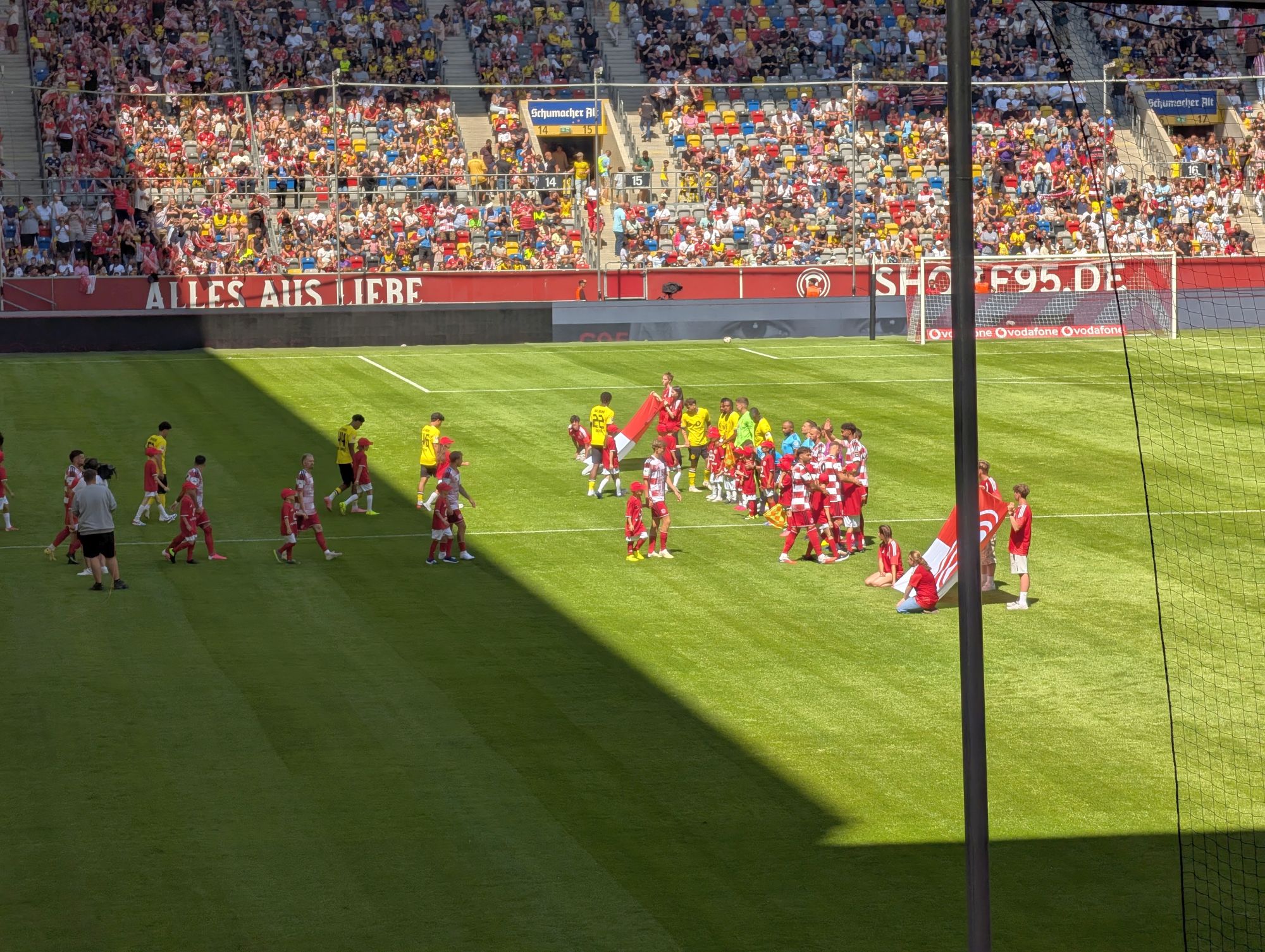 F95 vs BVB: Der Auflauf (Foto: FP)