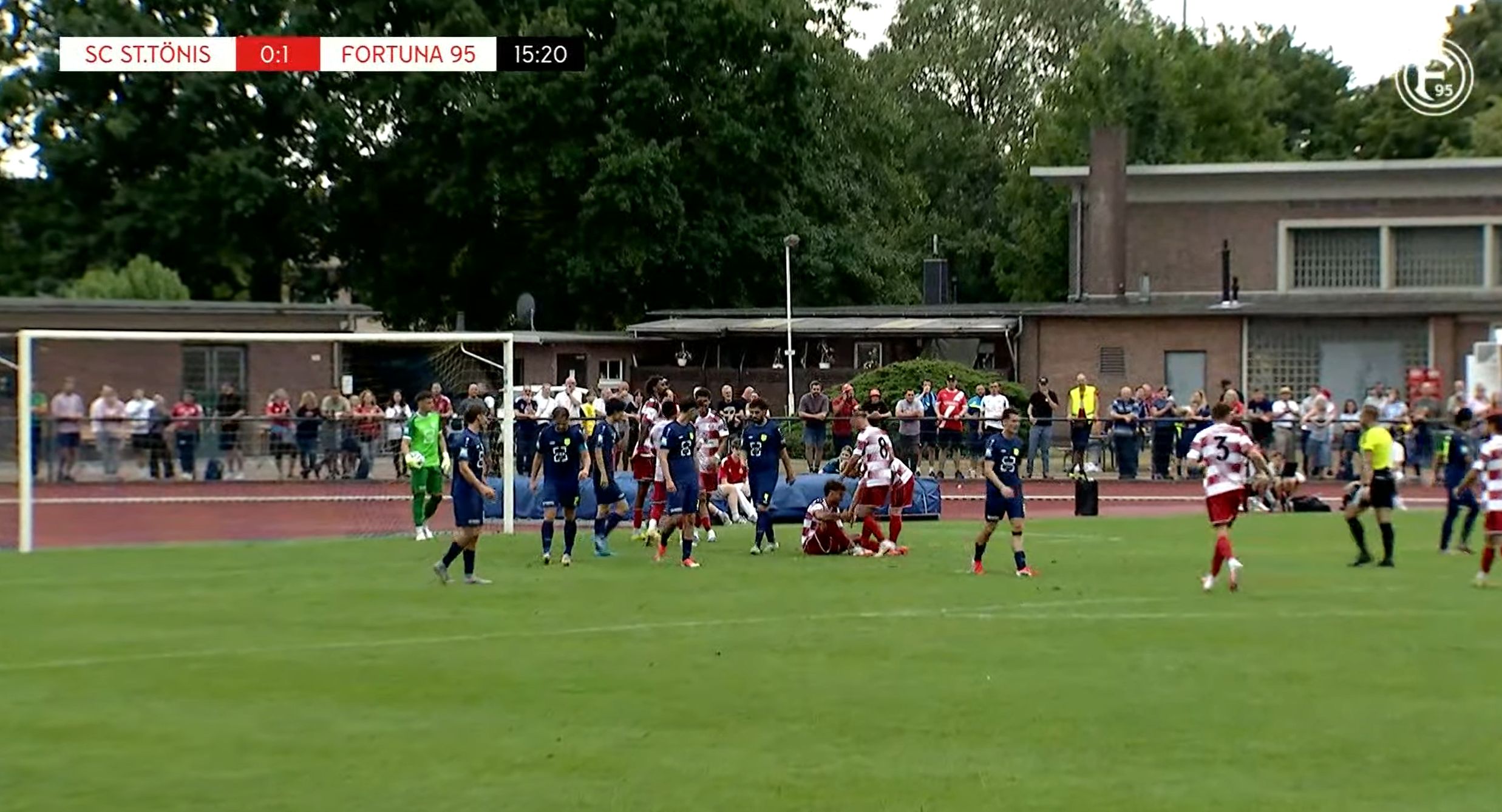 St. Tönis vs F95: Eli Egouli bugsiert das Ding zum 1:0 ins Netz (Screenshot f95.tv)
