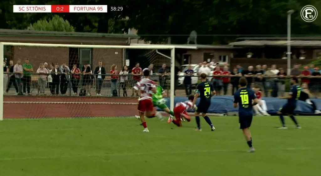 St. Tönis vs F95: Fabian Schleusener macht das 2:0 (Screenshot f95.tv)