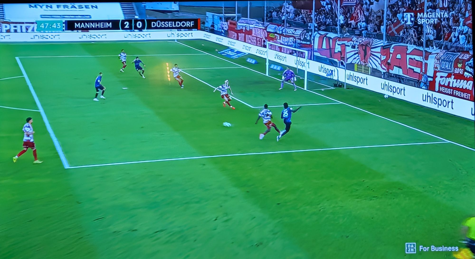 Mannheim vs F95: Defensives Fehlverhalten vor dem 2:0 (Screenshot Magenta TV)