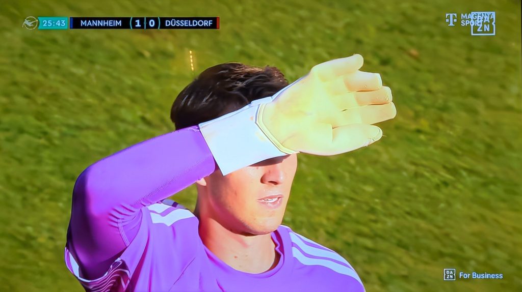 Mannheim vs F95: Lasse Rieß geblendet (Screenshot Magenta TV)